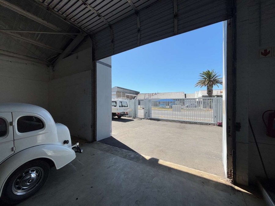 To Let commercial Property for Rent in Paarden Eiland Western Cape